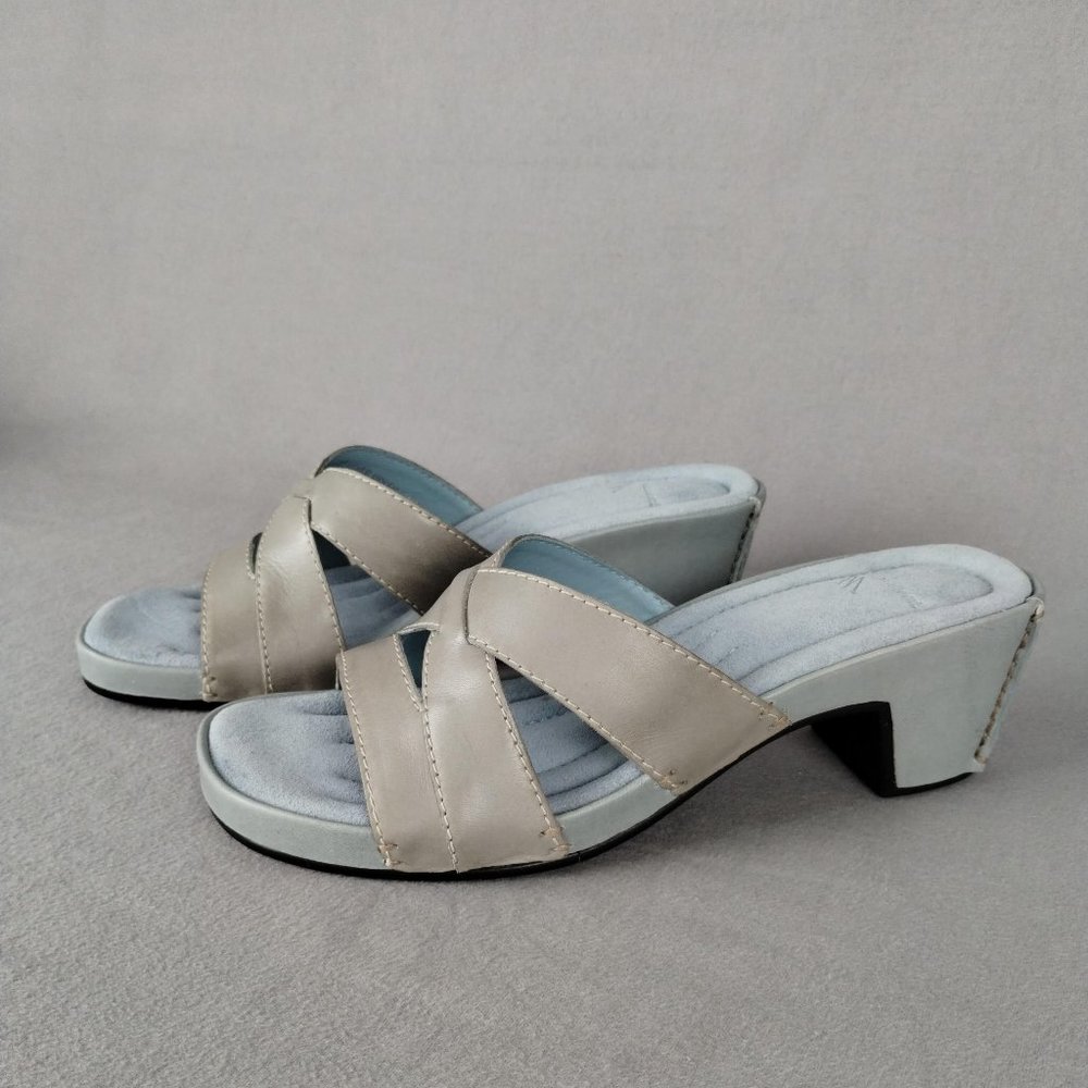 New White Mountain Blue-Gray Sandals, Size 7